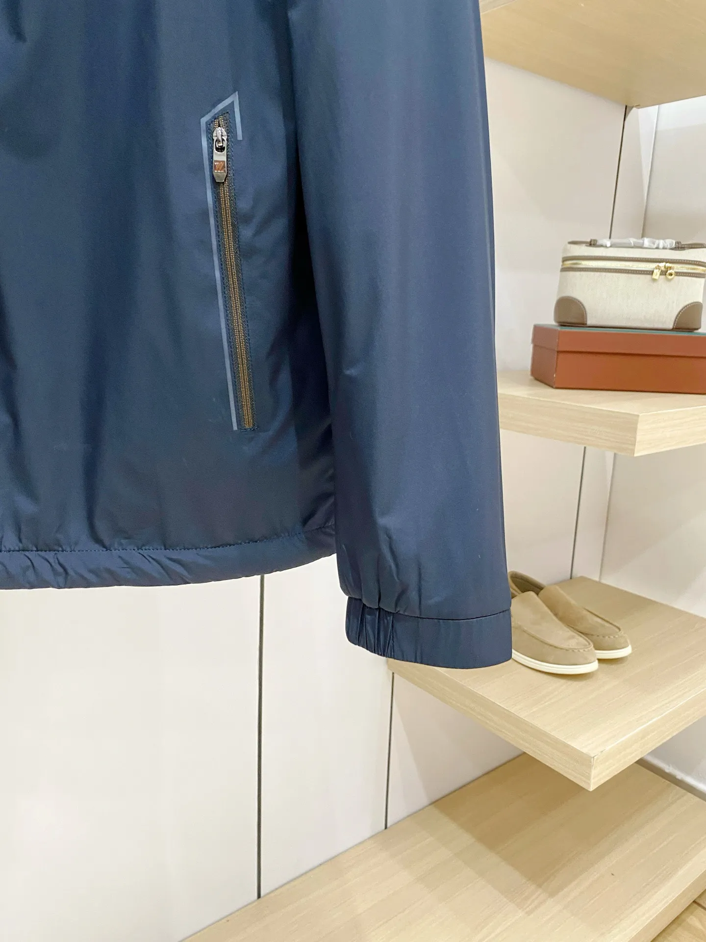 Zegna ：Classic ， ， H ， ， 。 ， ， 。 ： ， ， ， ； ， ， 。 ： ， ， ； ， 。 ， ， Premium ， 。 ： /Black/ /Cream White ， ， ， 。 Sizes：M-4XL